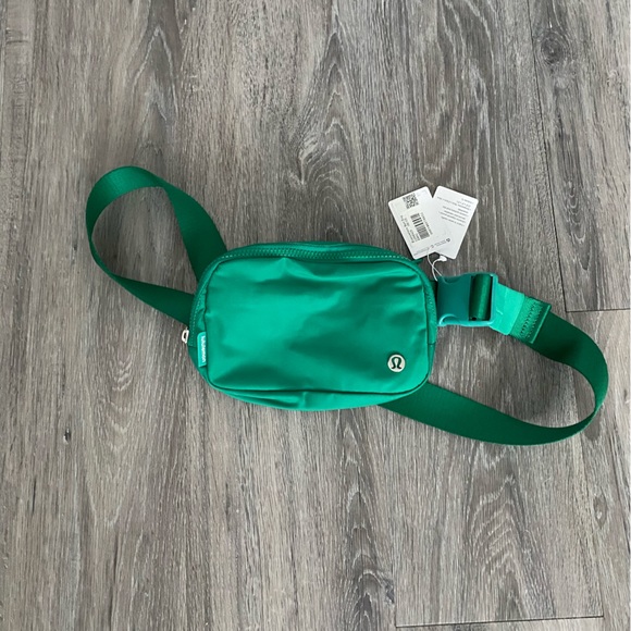 Lululemon Everywhere belt bag Fanny pack emerald ice green Fanny pack - Picture 3 of 11